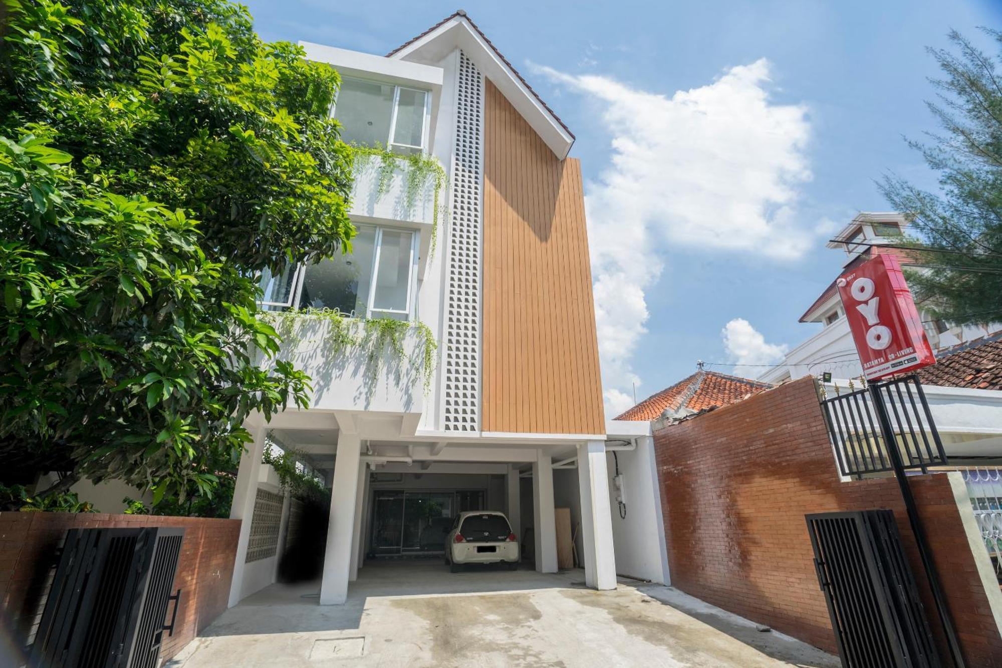 Oyo 2627 Ratamya Co-living Hotel 3*